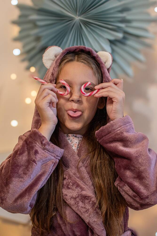 Jagodowy szlafrok dziewczęcy z kapturkiem De lafense 730 Serena