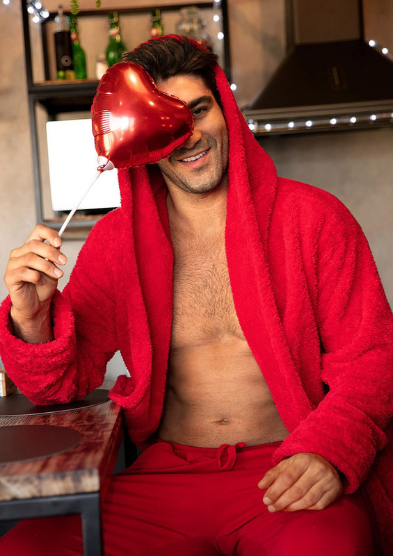 Puchaty szlafrok/ podomka męska z kapturem 130 czerwony- Dkaren