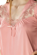 Długa koszula nocna Diana z ładnym dekoltem ciemny róż - Mewa