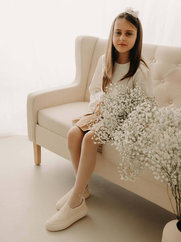 Gładkie białe rajstopy z delikatną aplikacją na kostce Fiore ELVIRA 116-158