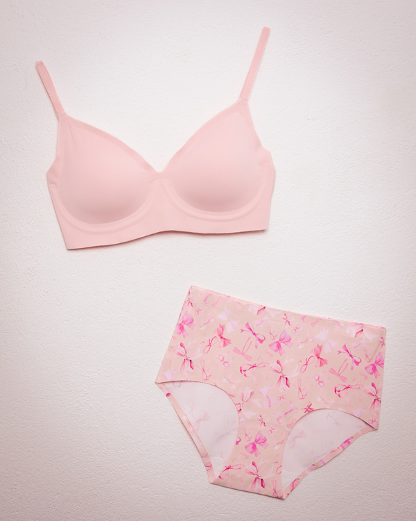 Nowoczesny bezszwowy różowy biustonosz Julimex Simple T-SHIRT BRA