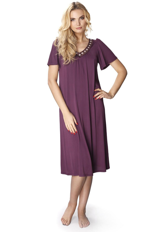 Koszula nocna damska Lilia z haftowaną aplikacją 4111 Bakłażanowy - Mewa