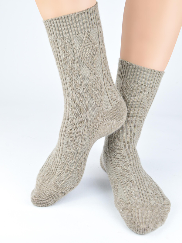 Ciepłe skarpety damskie z wełną Noviti SW 026 wzór warkocz beż